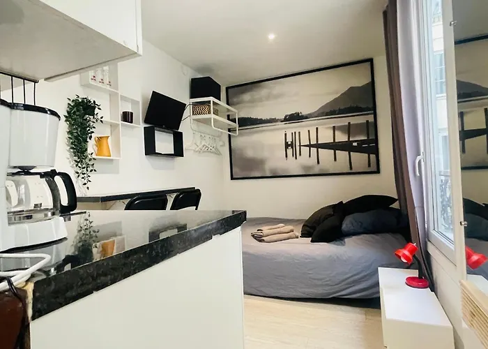 Calm And Cozy Appartement Parijs